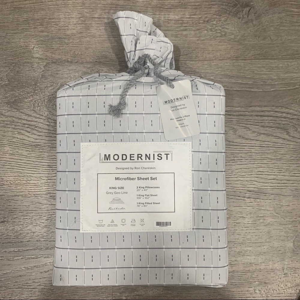 NWT Gravity Modernist King 4 Piece Sheet Set Microfiber Geo Grey